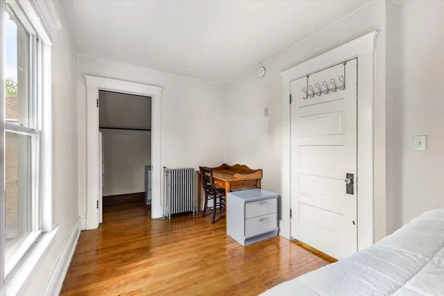 $2,600 | 910 West Huron Street, Ann Arbor, MI 48103