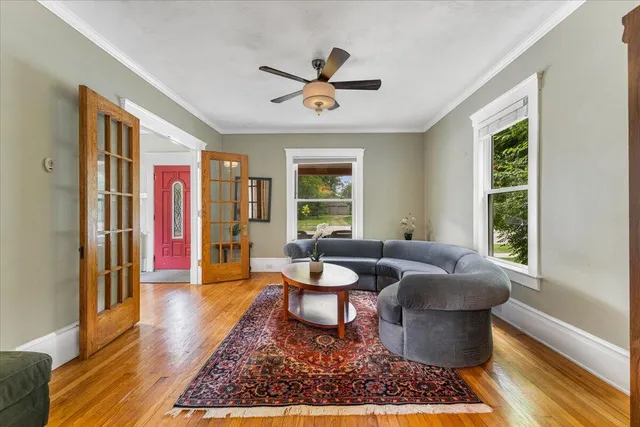 $2,600 | 910 West Huron Street, Ann Arbor, MI 48103