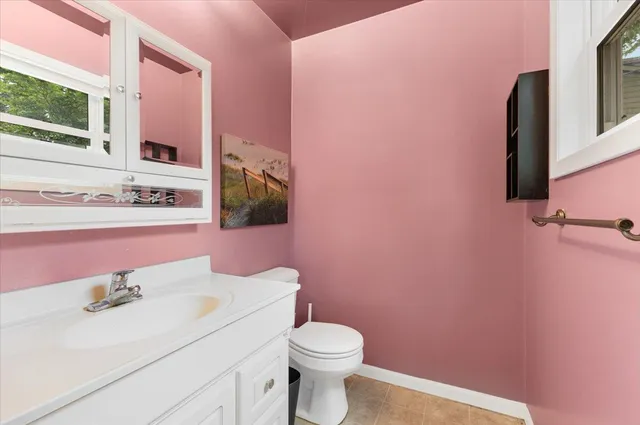 $2,600 | 910 West Huron Street, Ann Arbor, MI 48103