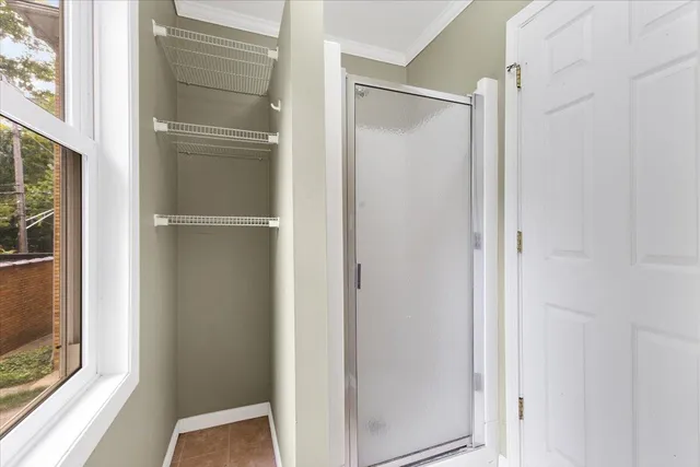 $2,600 | 910 West Huron Street, Ann Arbor, MI 48103