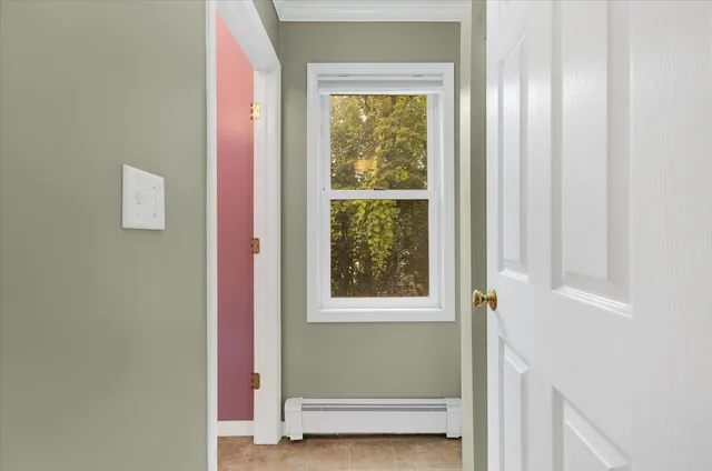 $2,600 | 910 West Huron Street, Ann Arbor, MI 48103