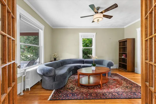 $2,600 | 910 West Huron Street, Ann Arbor, MI 48103