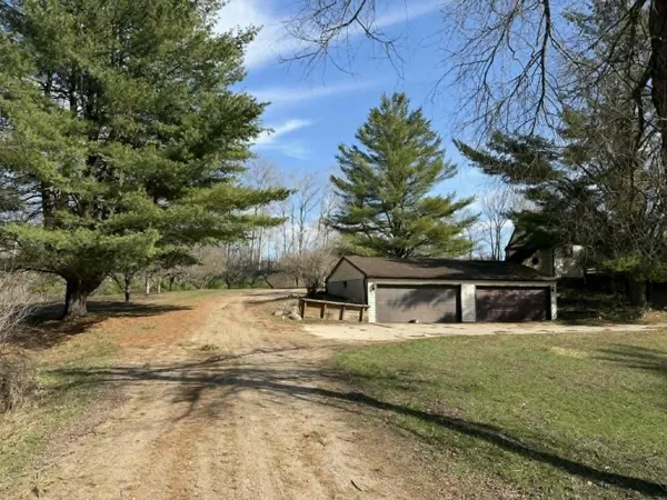 $380,000 | 21632 90th Avenue, Evart, MI 49631