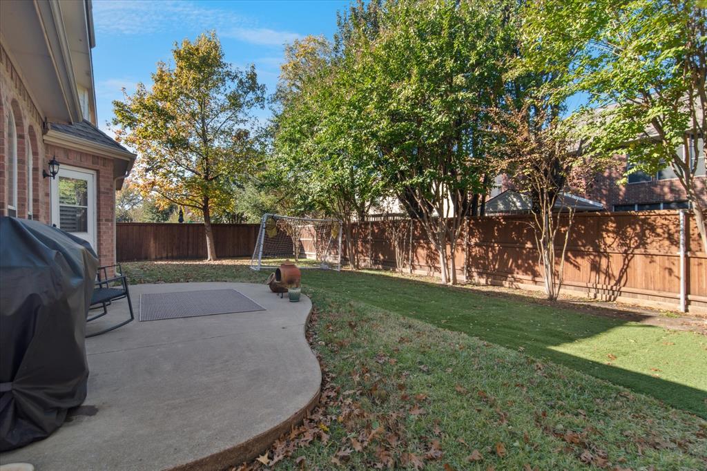 1602 Crown Point Road McKinney, TX 75072 - Photo 36 of 40 a view of backyard with green space