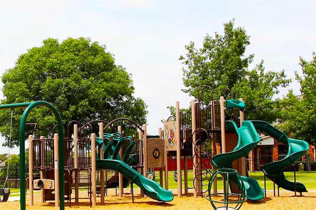 1602 Crown Point Road McKinney, TX 75072 - Photo 40 of 40 a view of a park with plants and large trees
