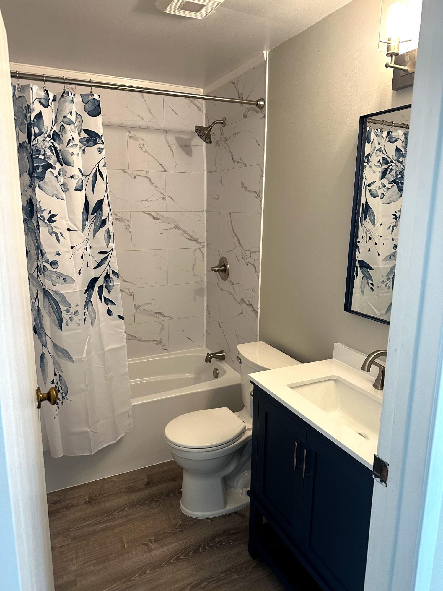 23402 Cranbrooke Drive Novi, MI 48375 - Photo 6 of 13 Bathroom