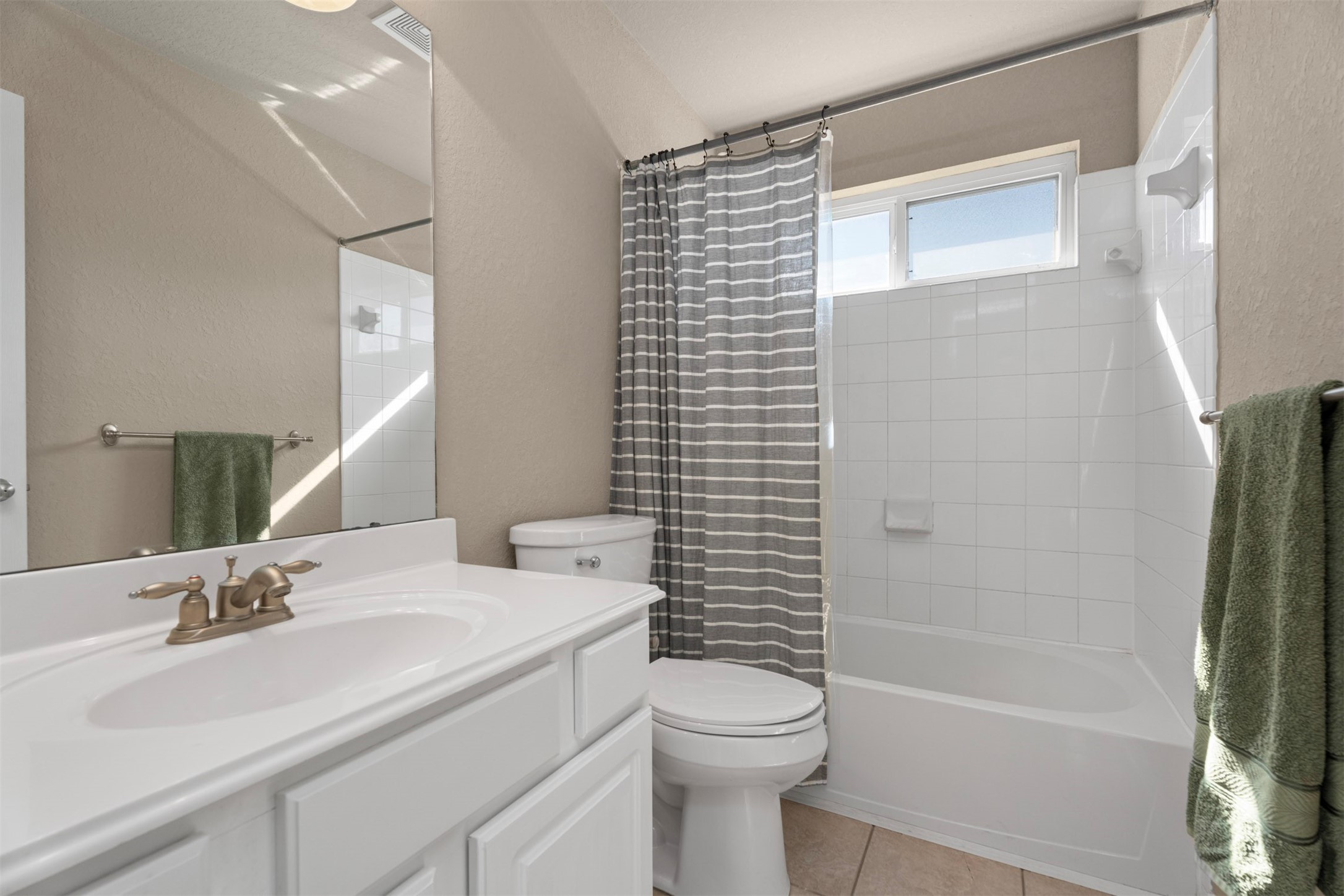 6326 Cash Oaks Drive Spring, TX 77379 - Photo 36 of 49 Full bath upstairs.