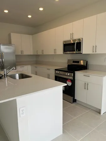 $3,900 | 14806 Southwest 163rd Street, Miami, FL 33177