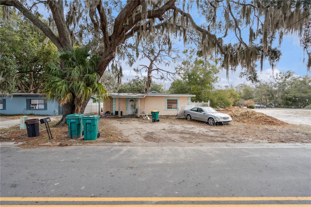605 Danvers Street Eustis, FL 32726 - Photo 2 of 14