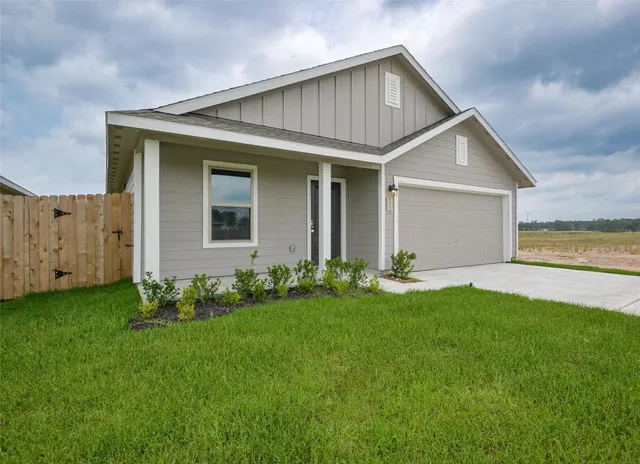 a front view of house with yard