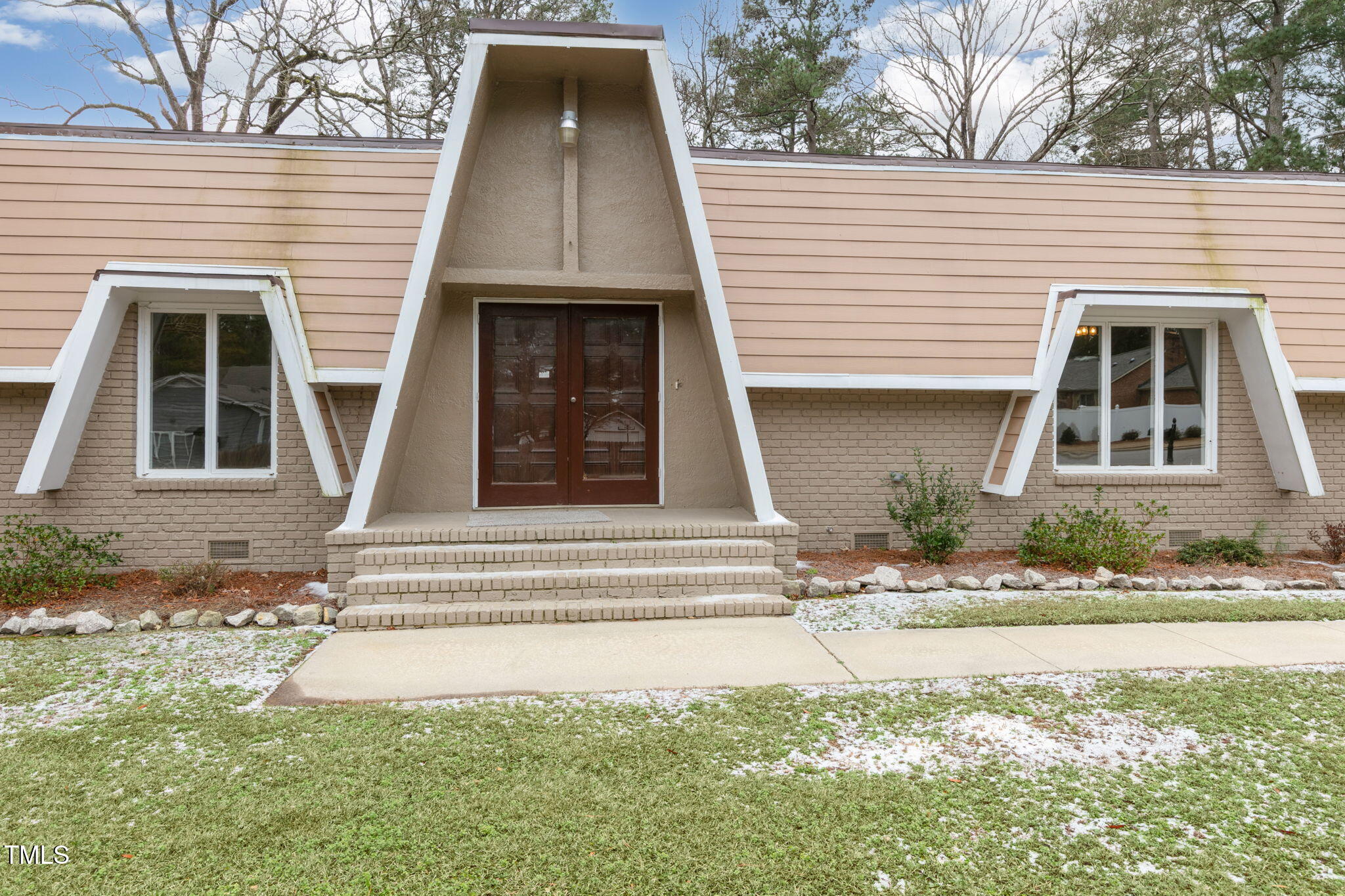 1109 Peachtree Road Northwest Wilson, NC 27896 - Photo 3 of 41 a front view of a house