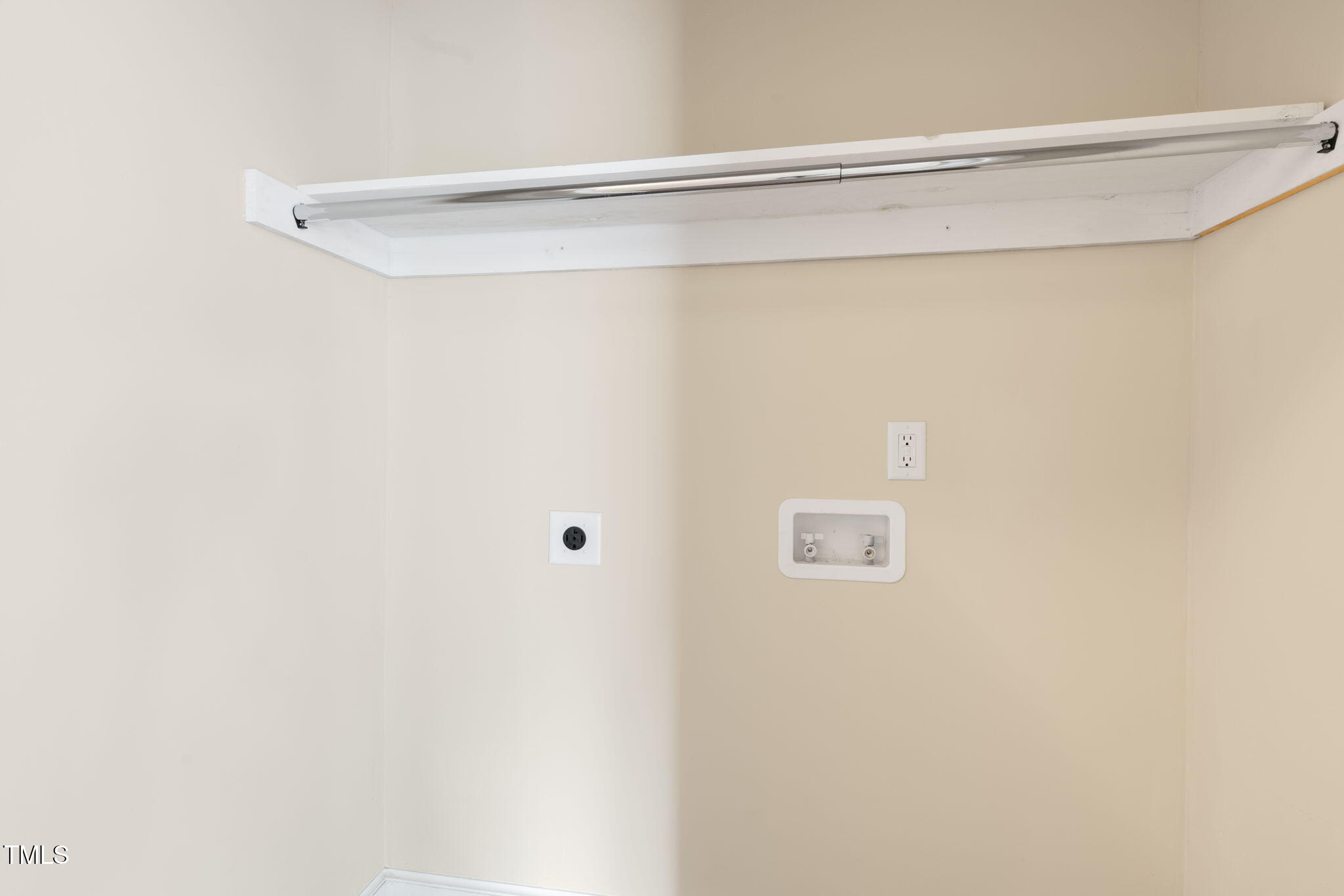 1109 Peachtree Road Northwest Wilson, NC 27896 - Photo 33 of 41 a view of a small space