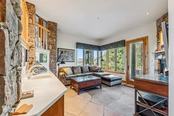 $3,299,000 | 731 Lakeview Circle, Silverthorne, CO 80498