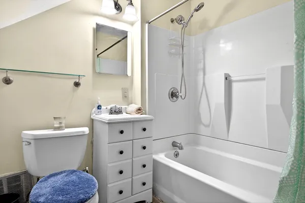 $407,400 | 192 Brunswick Avenue, Gardiner, ME 04345