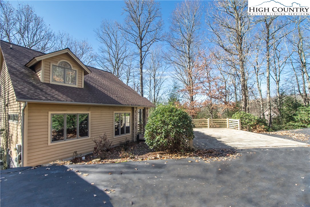 314 High Willhays Road Boone, NC 28607 - Photo 5 of 30 Gallery Image 5