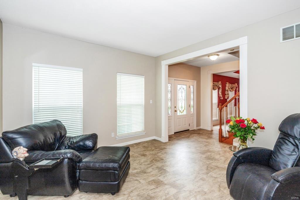 613 Raintree Crossing O'Fallon, MO 63366 - Photo 5 of 29