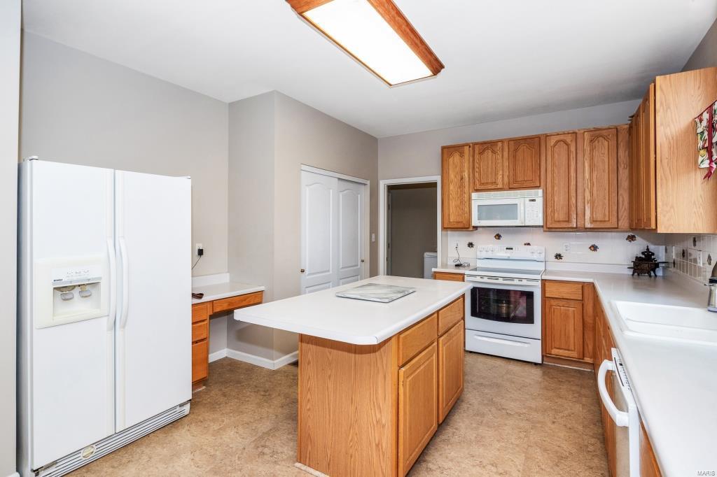 613 Raintree Crossing O'Fallon, MO 63366 - Photo 9 of 29