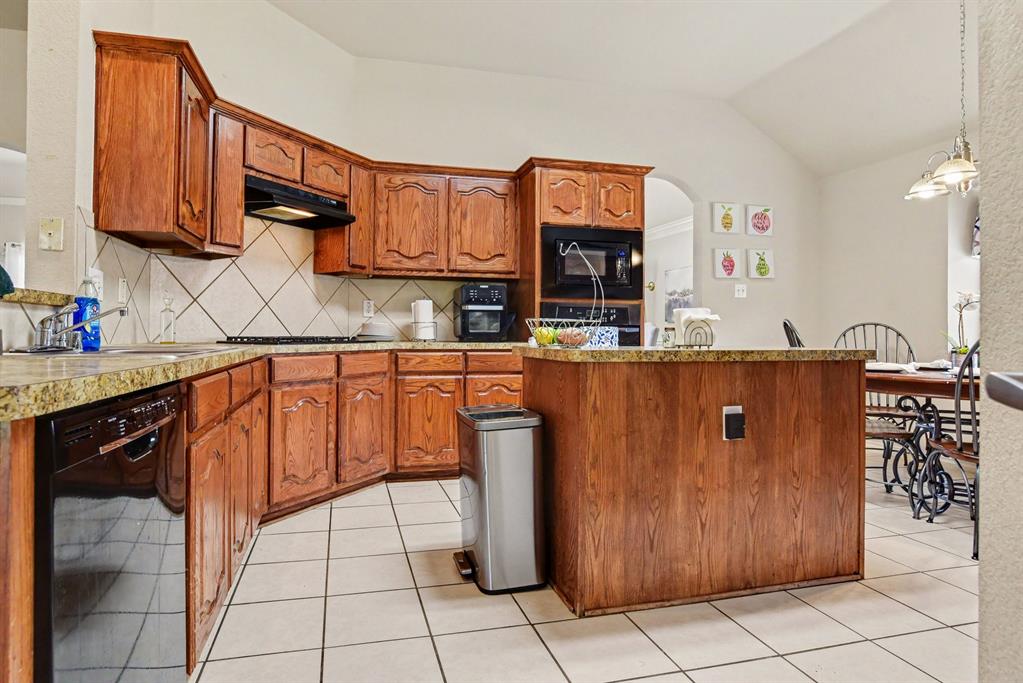 3210 Silver Springs Way Rowlett, TX 75089 - Photo 10 of 28