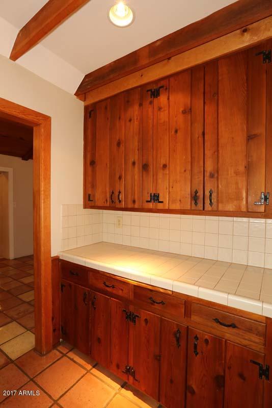 5214 North 33rd Street Phoenix, AZ 85018 - Photo 13 of 40 Butlers Pantry