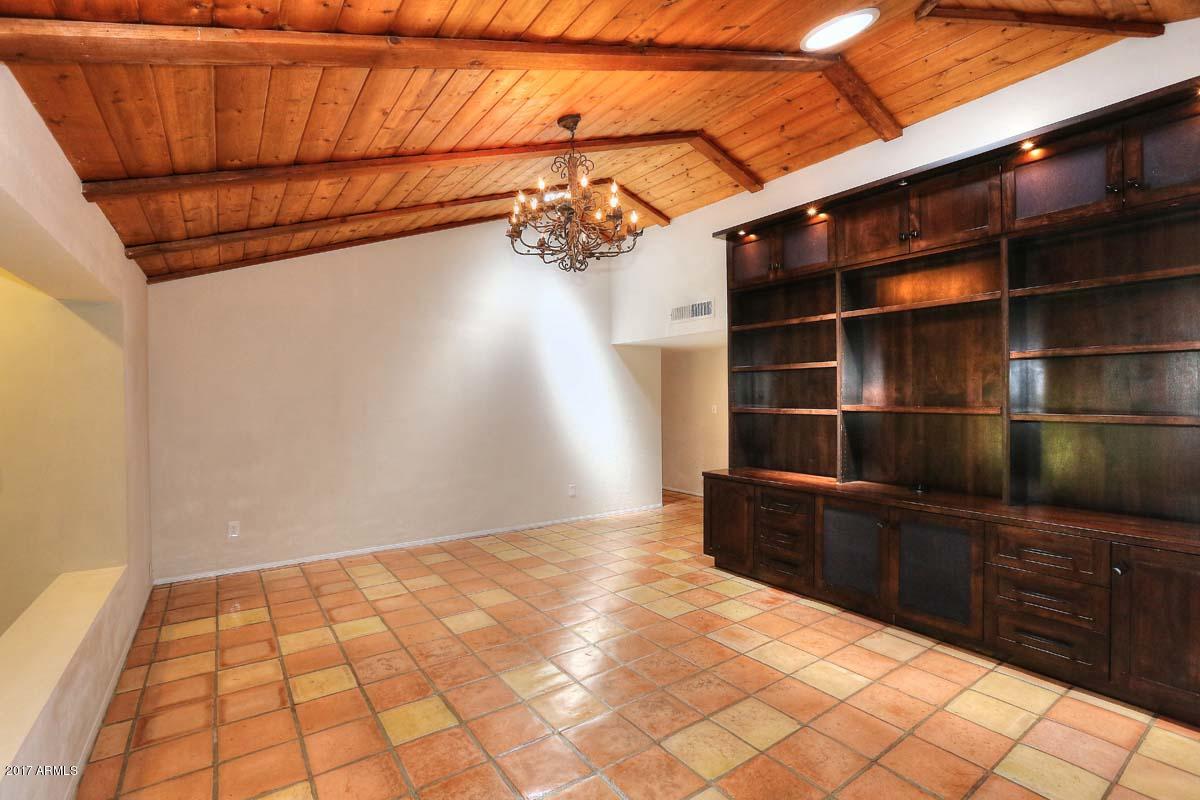 5214 North 33rd Street Phoenix, AZ 85018 - Photo 24 of 40 Living Room