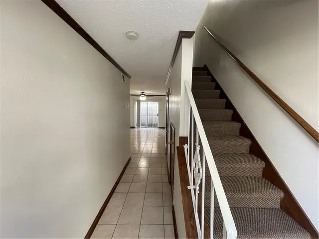 $1,400 | 1824 Hickory Avenue, Unit A, Harahan, LA 70123