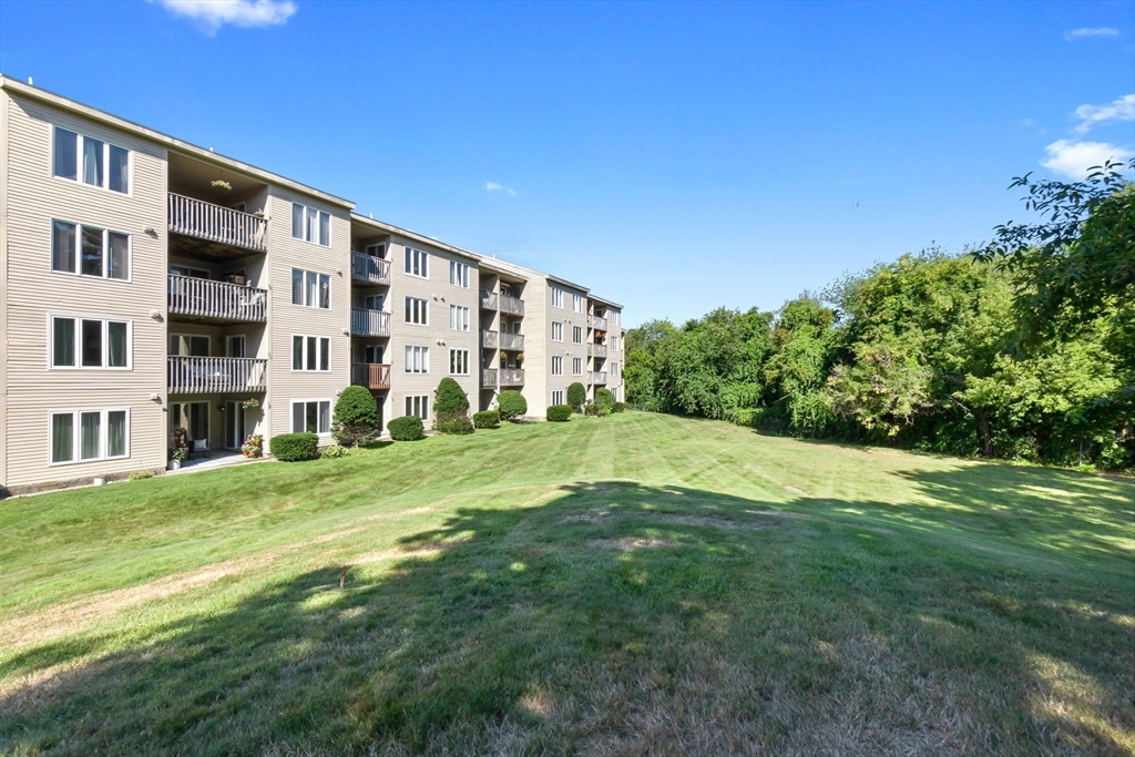 4 Duck Pond Road, Unit 206 Beverly, MA 01915 - Photo 24 of 29 Gallery Image 24