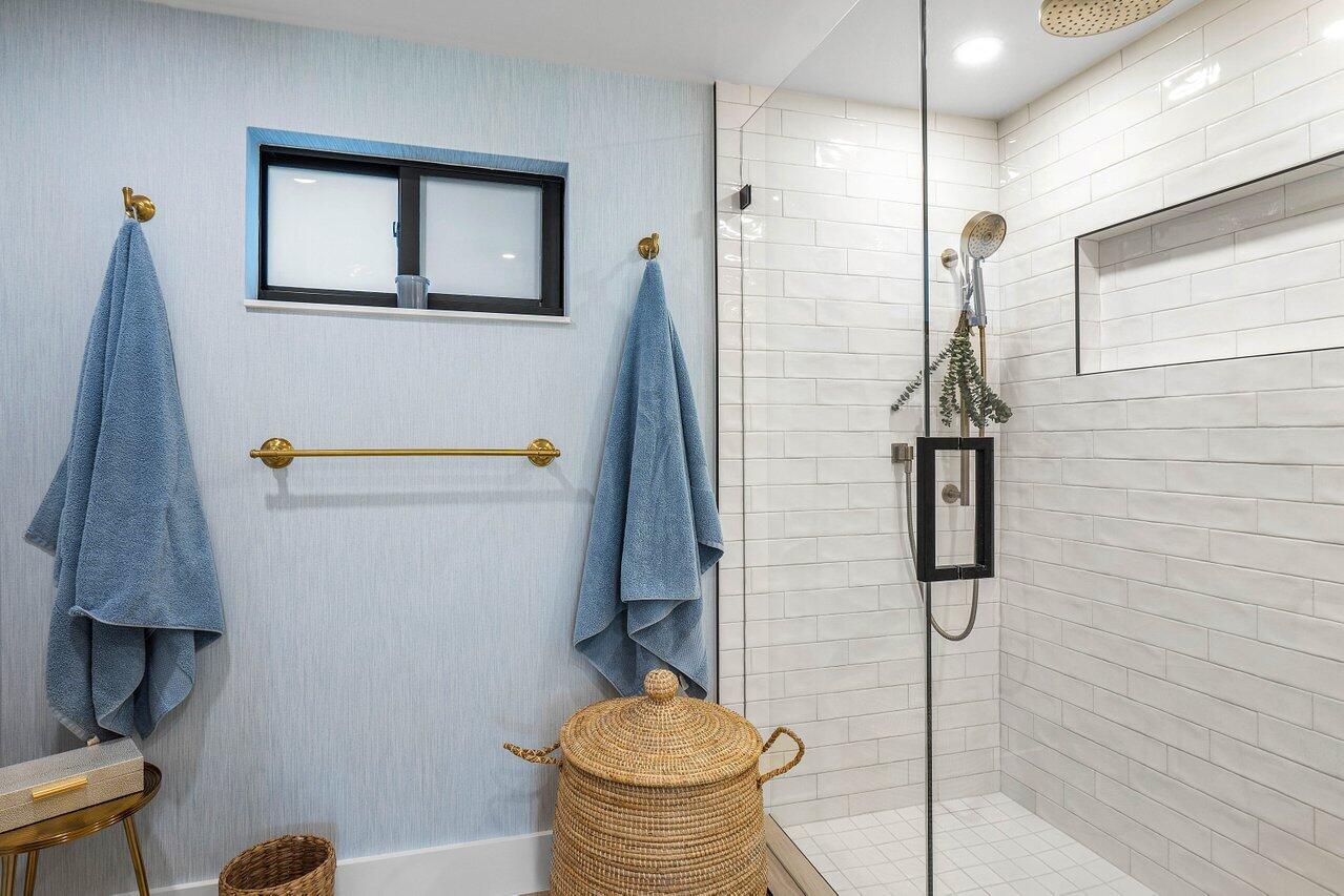 10111 Quail Covey Road, Unit HIBISCUS N Boynton Beach, FL 33436 - Photo 22 of 54 Main Bath shower area