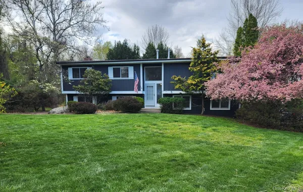 $1,199,999 | 8 Keri Lane, Spring Valley, NY 10977