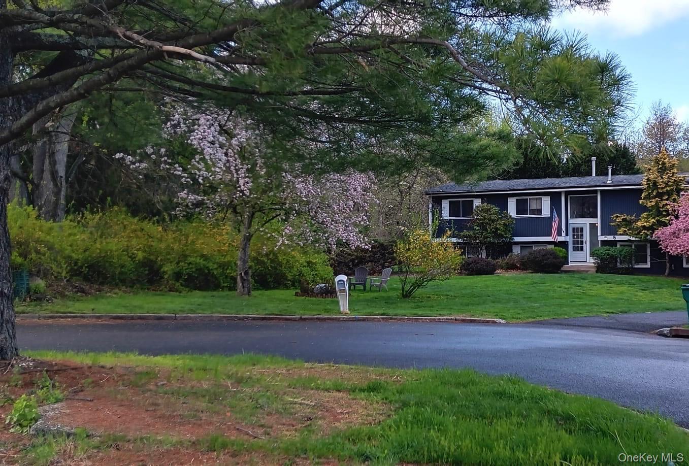 8 Keri Lane Spring Valley, NY 10977 - Photo 2 of 24