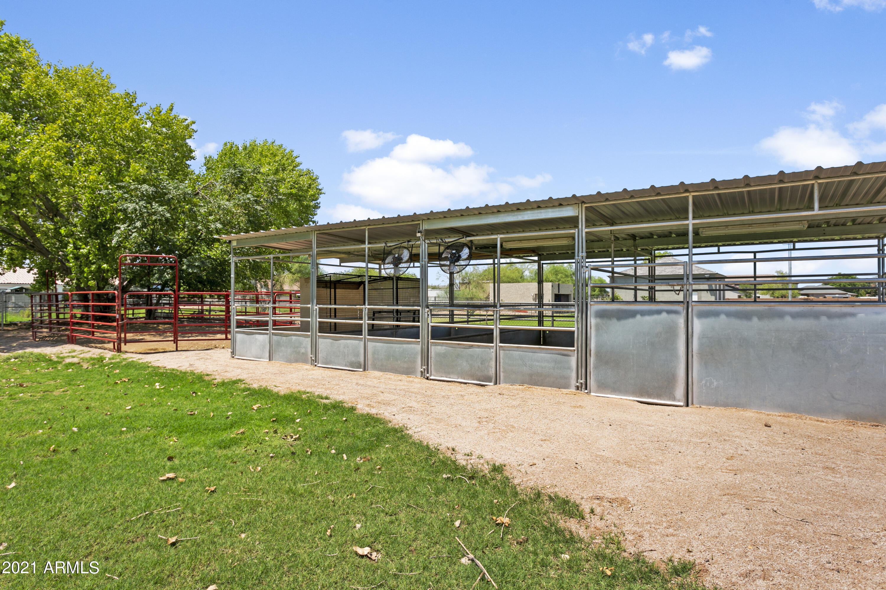 2147 East Willis Road Gilbert, AZ 85297 - Photo 35 of 38 Horse set up