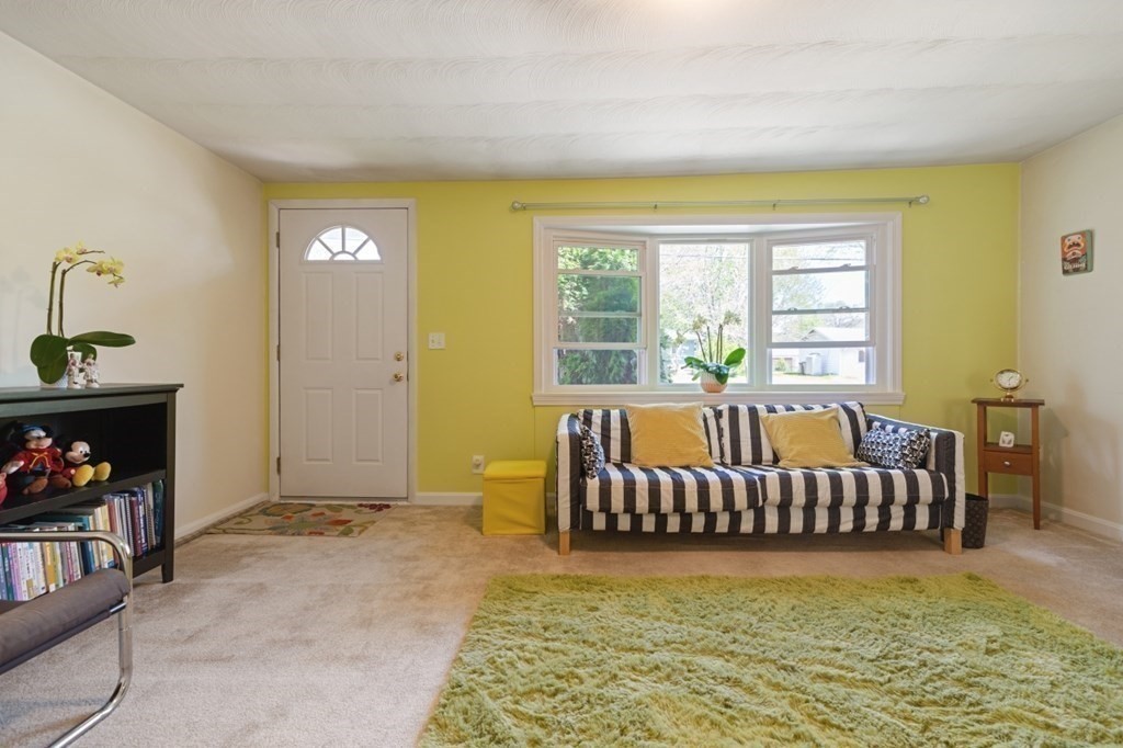 31 Anderson Road Framingham, MA 01701 - Photo 8 of 42 Gallery Image 8