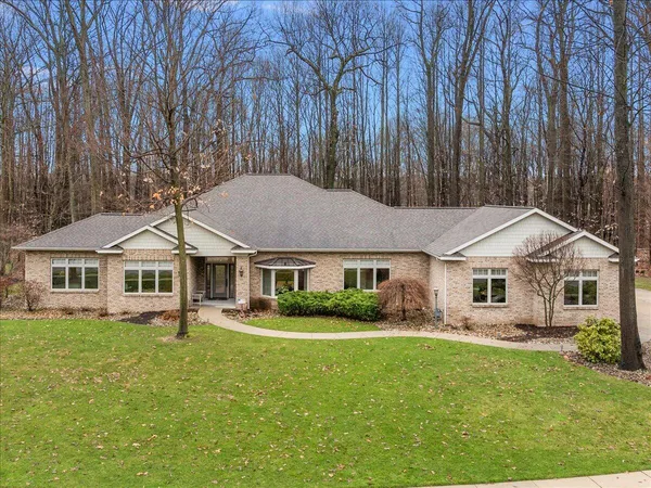 $1,249,000 | 2666 Heritage Way, Stevensville, MI 49127