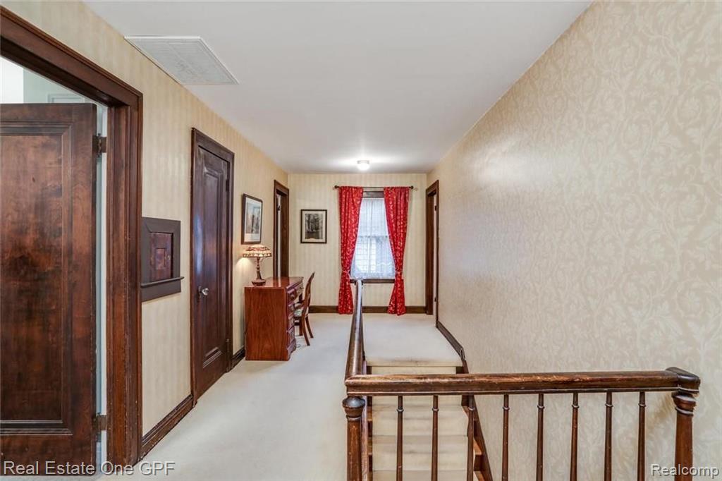 810 Barrington Road Grosse Pointe Park, MI 48230 - Photo 18 of 37