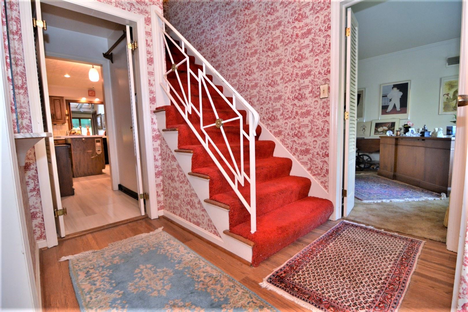 8203 Newburgh Road Evansville, IN 47715 - Photo 3 of 32 Gallery Image 3