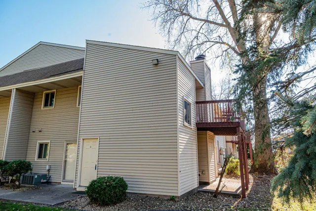 $179,900 | 10650 Kumquat Street Northwest, Unit 504, Coon Rapids, MN 55448