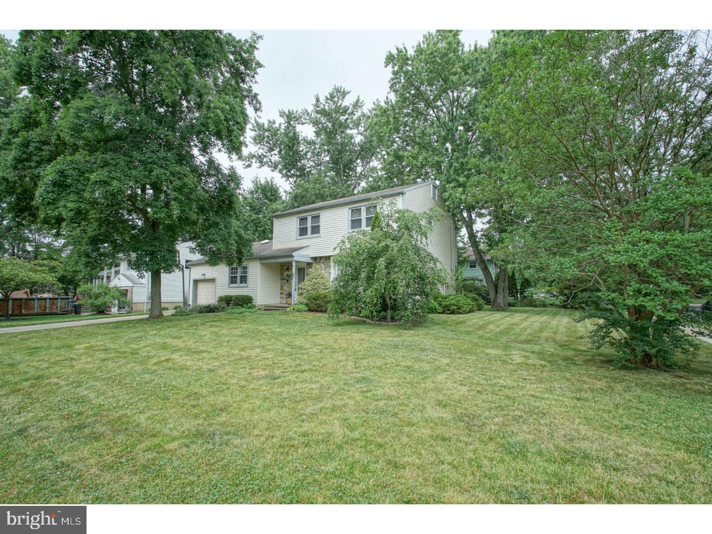 610 Ramble Road Cherry Hill, NJ 08034 - Photo 2 of 25