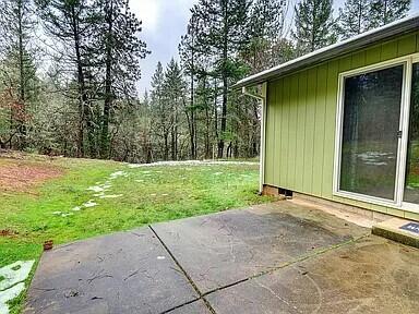 1725 Summit Loop Grants Pass, OR 97527 - Photo 32 of 37 107