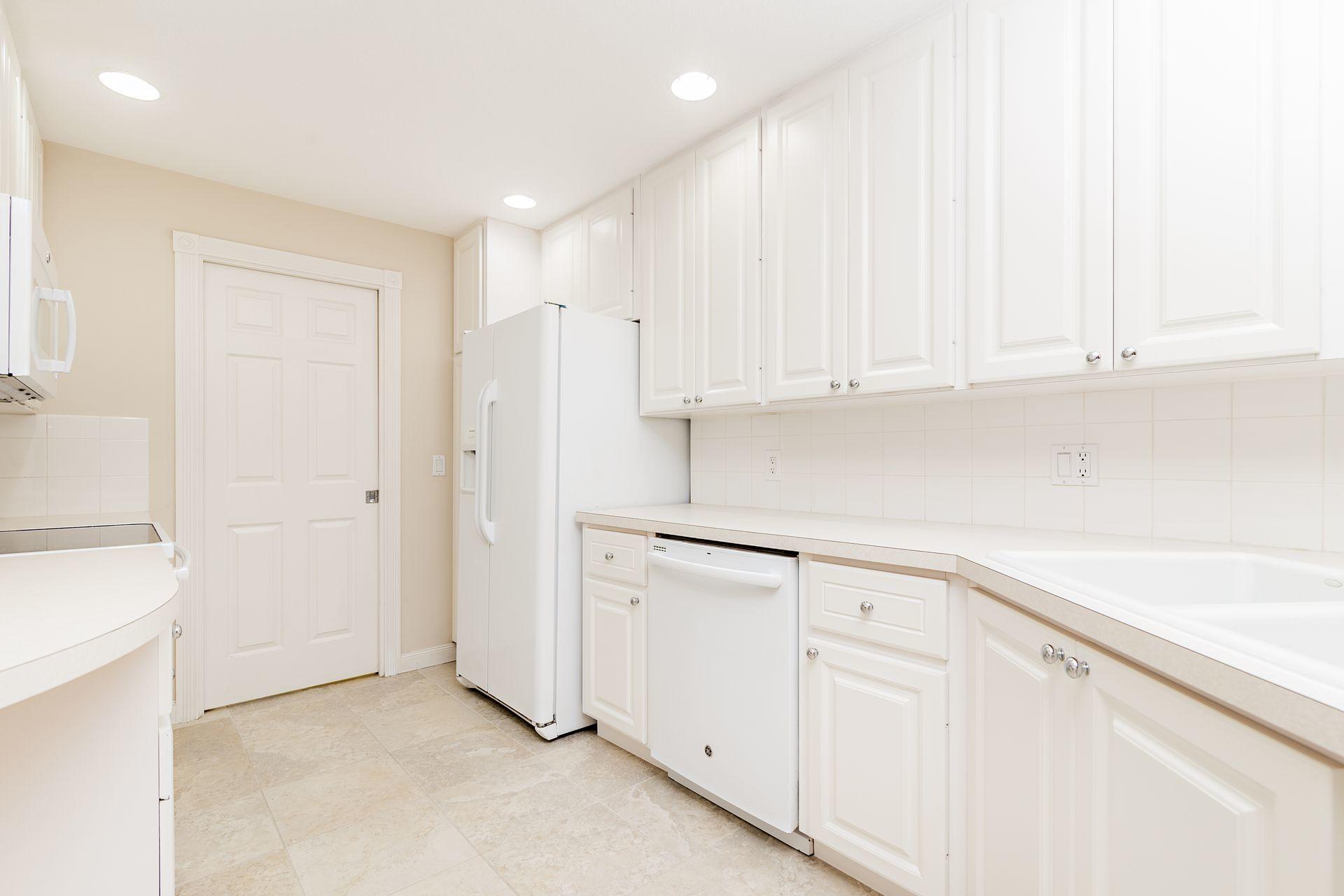 3280 West Community Drive Jupiter, FL 33458 - Photo 12 of 37 Kitchen