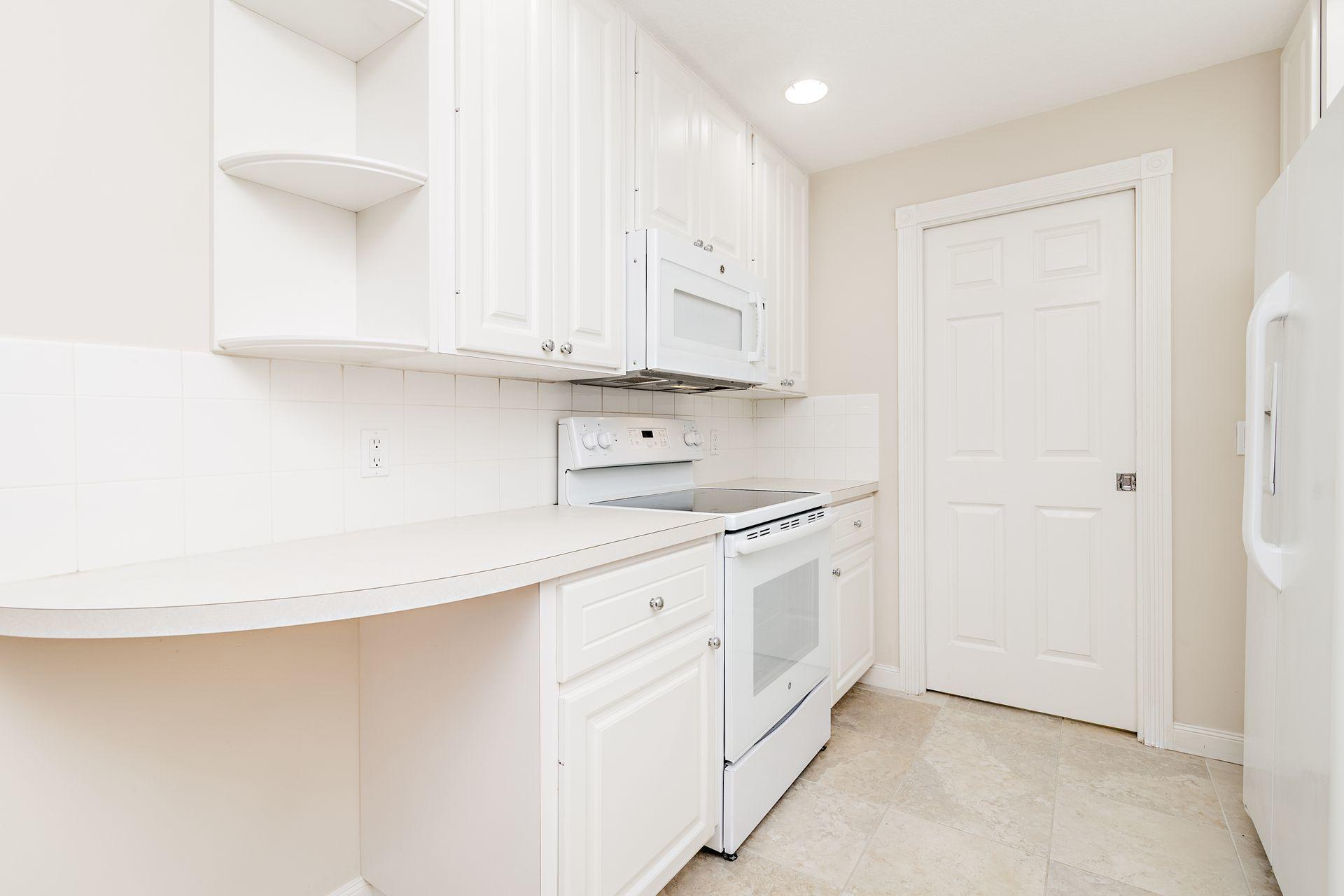 3280 West Community Drive Jupiter, FL 33458 - Photo 13 of 37 Kitchen