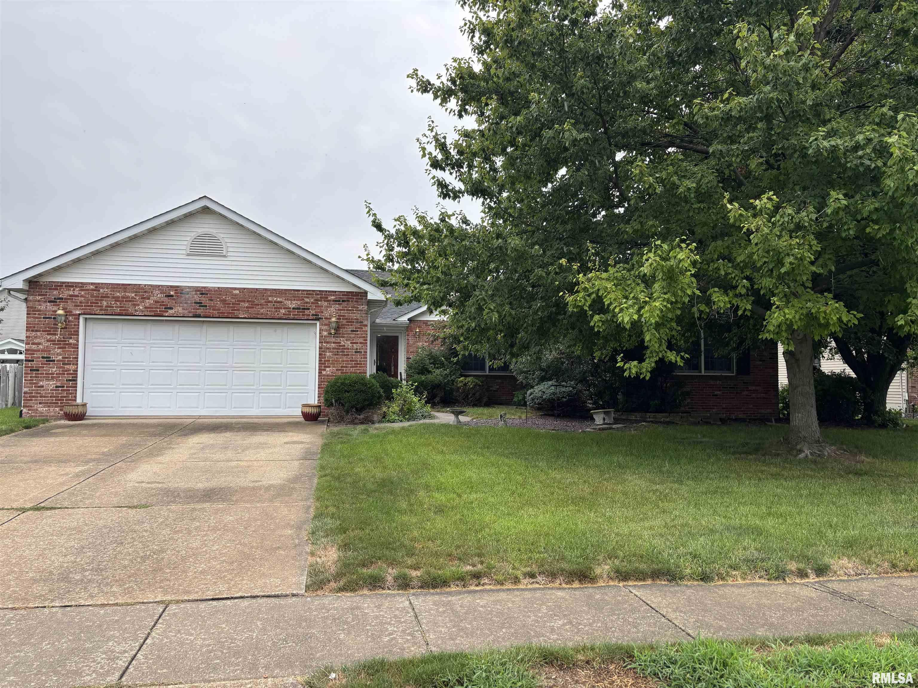 3016 Sequoia Drive Springfield, IL 62712 - Photo 1 of 16 Gallery Image 1