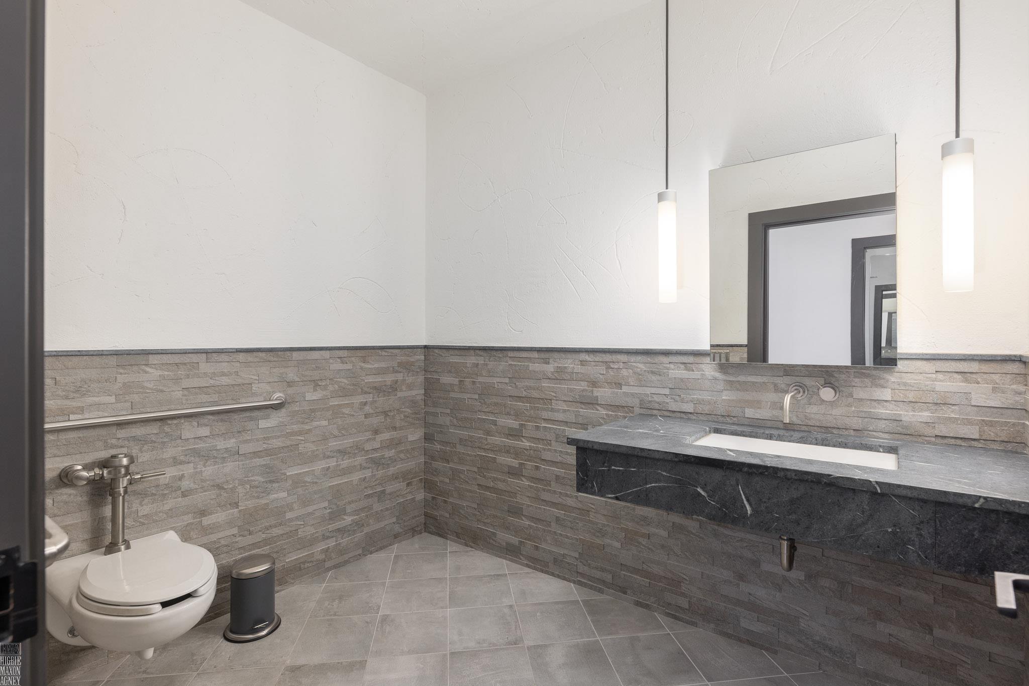 813 Trombley Road Grosse Pointe, MI 48230 - Photo 68 of 77 50146827-e2b996bf-1bbf-48d7-89c0-f3469b0f8072.JPG