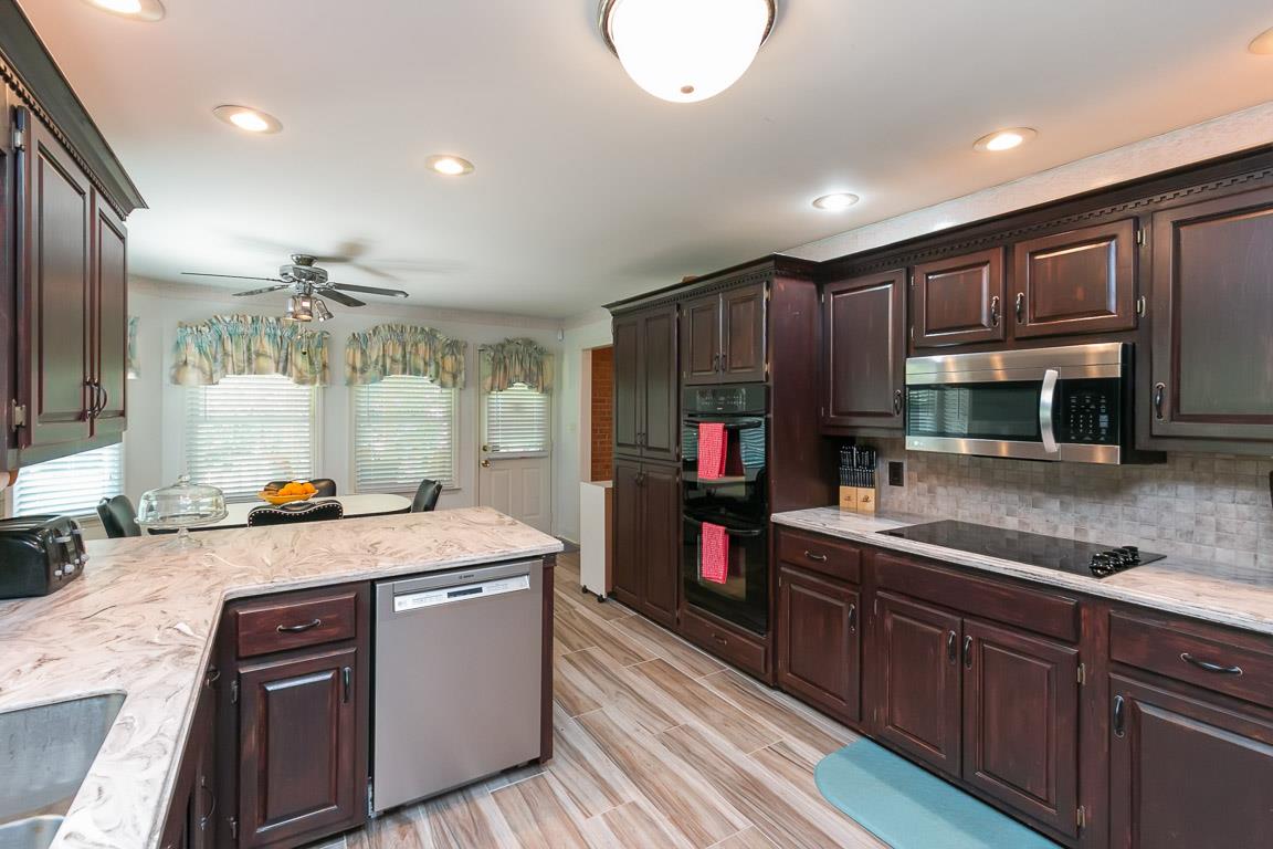 444 Horn Springs Road Lebanon, TN 37087 - Photo 10 of 30 Stainless appliances and new dish washer