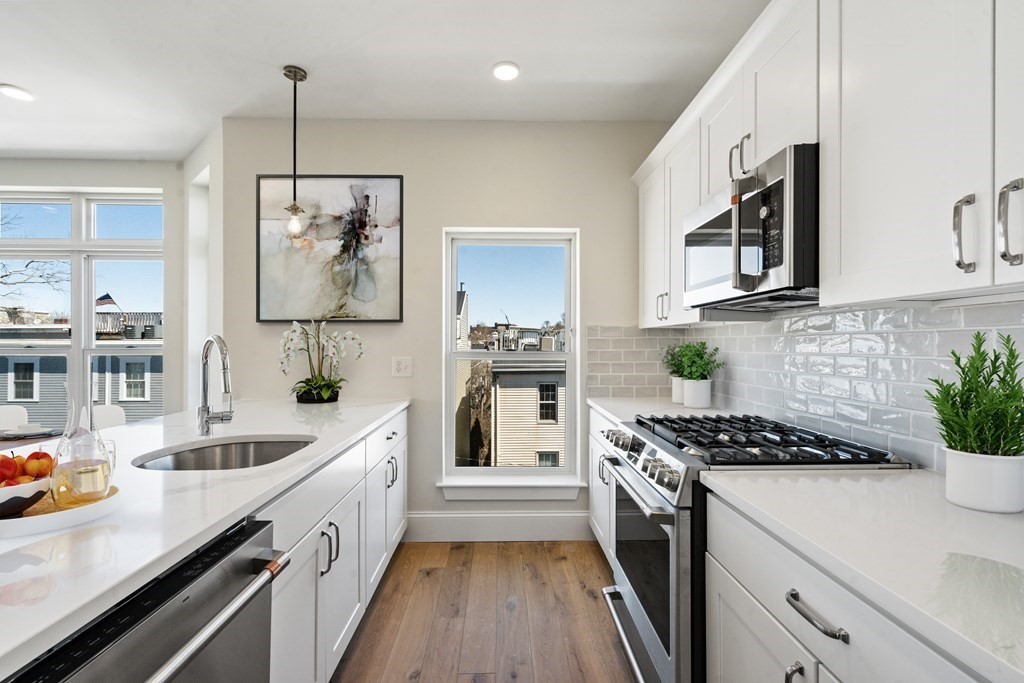 27 Ward Street, Unit 101 Boston, MA 02127 - Photo 2 of 6