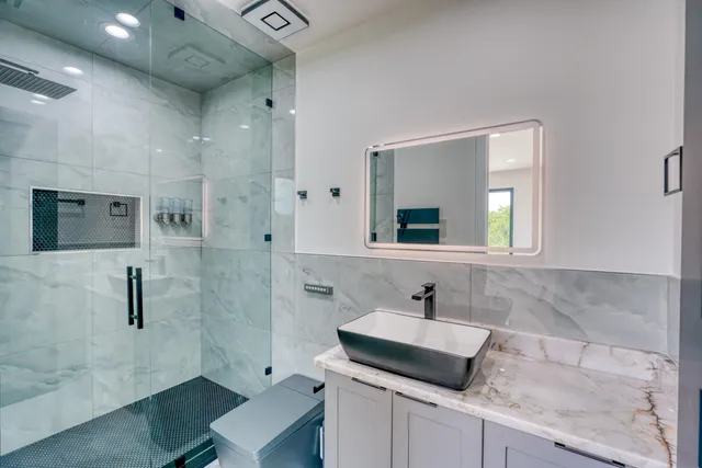 $2,795,000 | 405 Bay W Boulevard, Horseshoe Bay, TX 78657