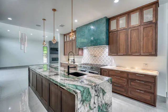 $2,795,000 | 405 Bay W Boulevard, Horseshoe Bay, TX 78657