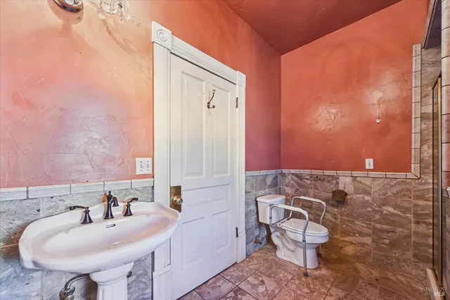 $482,525 | 1456 C Street, Eureka, CA 95501