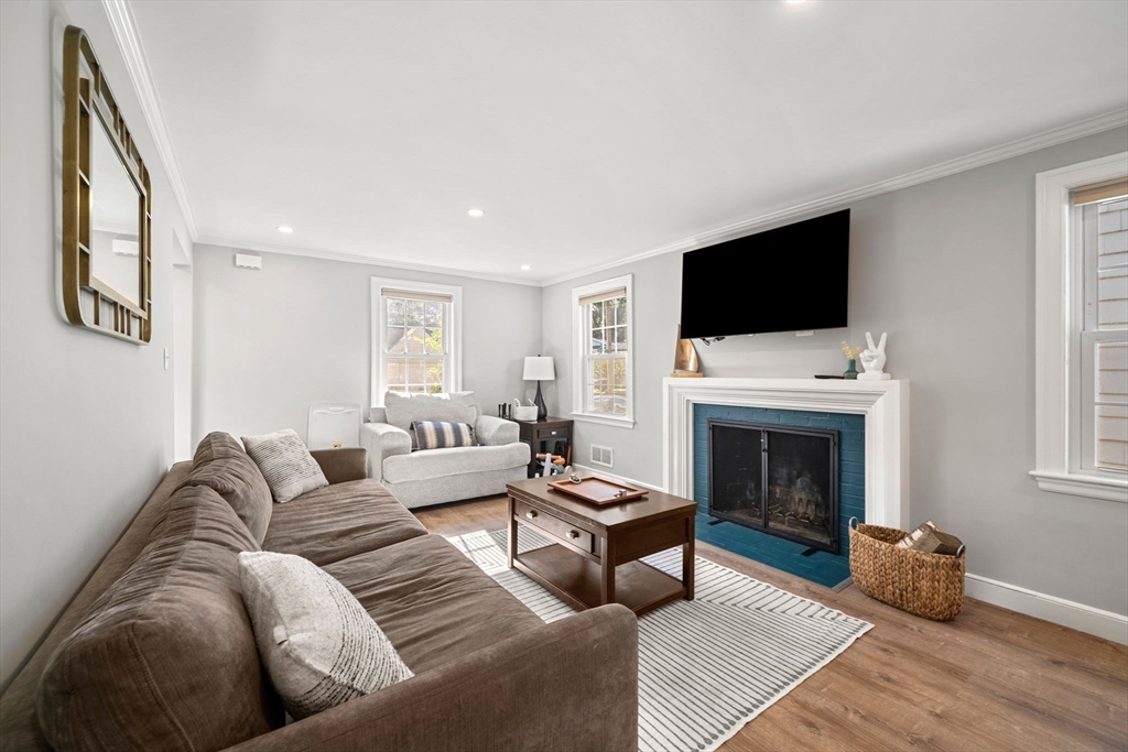 53 Sargent Road Swampscott, MA 01907 - Photo 12 of 37 Gallery Image 12