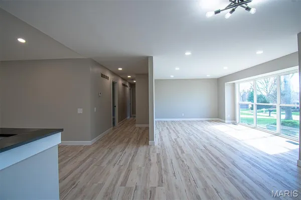 $574,900 | 13123 D`Artagnan Court, Creve Coeur, MO 63141