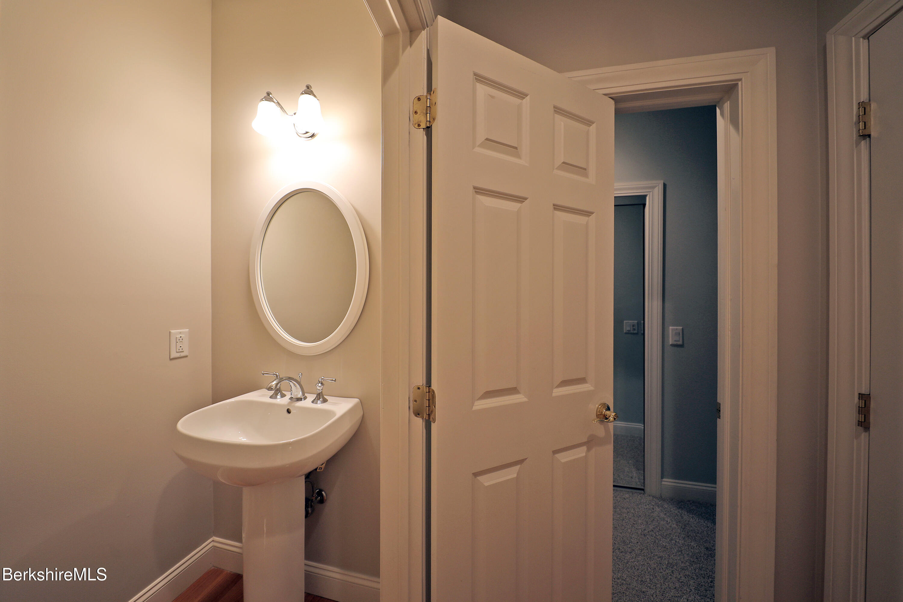 33 Alpine Trail Pittsfield, MA 01201 - Photo 27 of 69 Powder Room - Leading to Primary Bd
