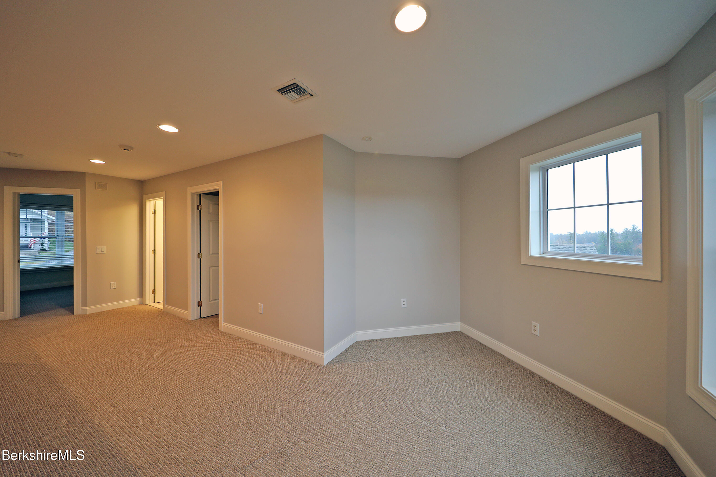 33 Alpine Trail Pittsfield, MA 01201 - Photo 40 of 69 LOFT/OFFICE